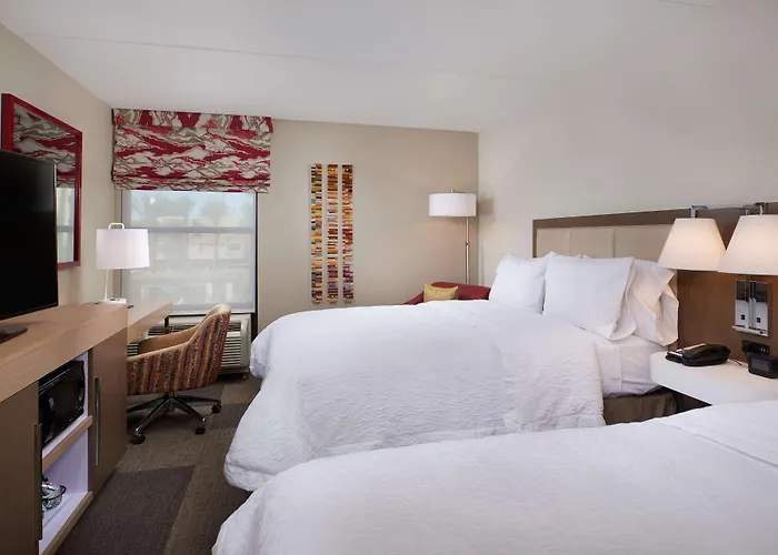 Hampton & On Shea Blvd Hotel 3*