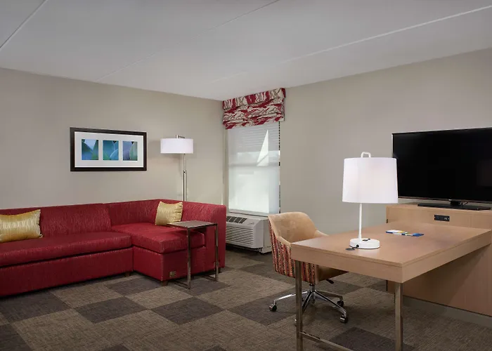 Hampton & On Shea Blvd Hotel 3*