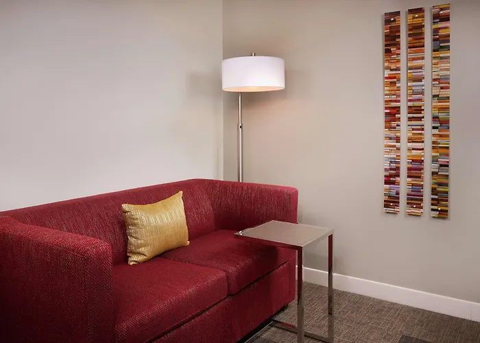 Hampton & On Shea Blvd Hotel 3*